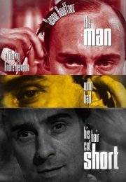 De man die zijn haar kort liet knippen