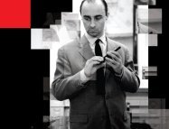 De man die zijn haar kort liet knippen