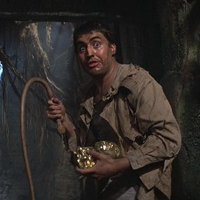 Alfred Molina