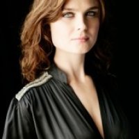 Emily Deschanel